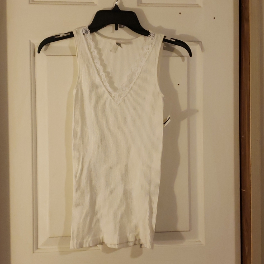 Ribbed tank